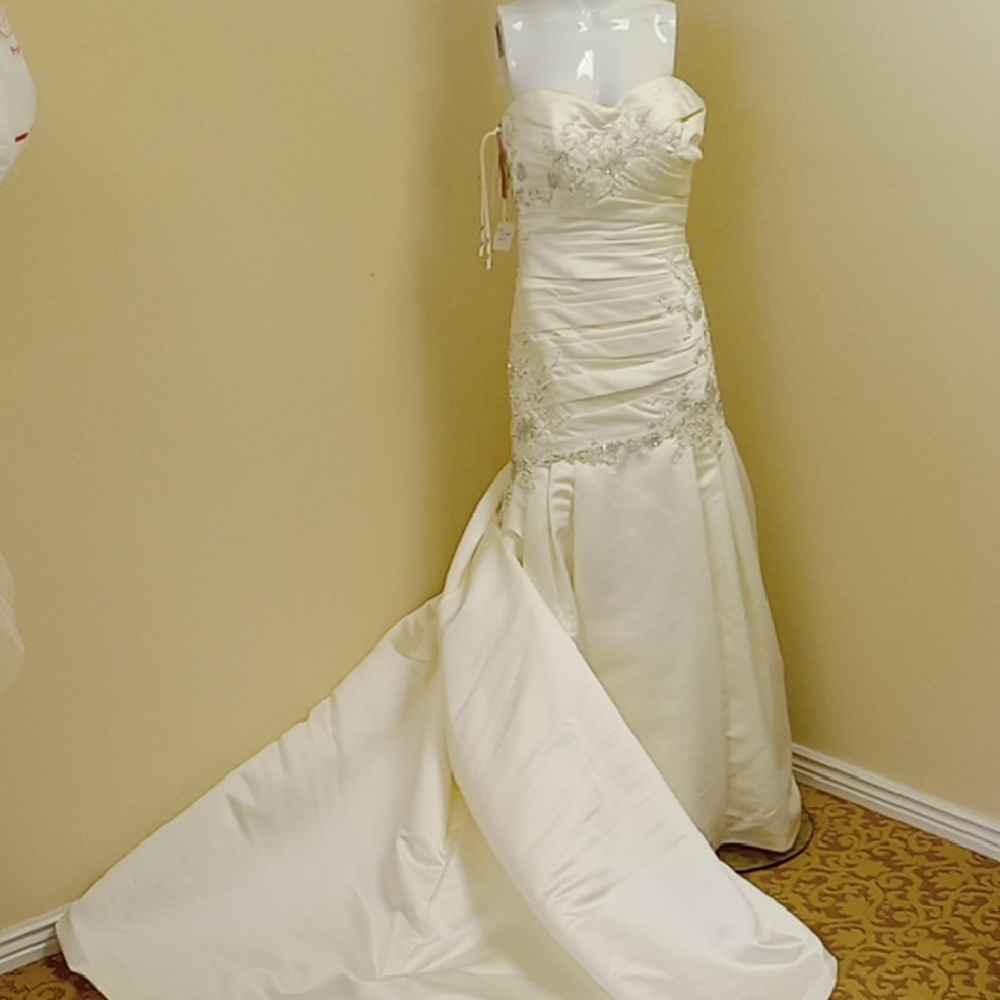 Nwt Eden Bridal Strapless Wedding Dress